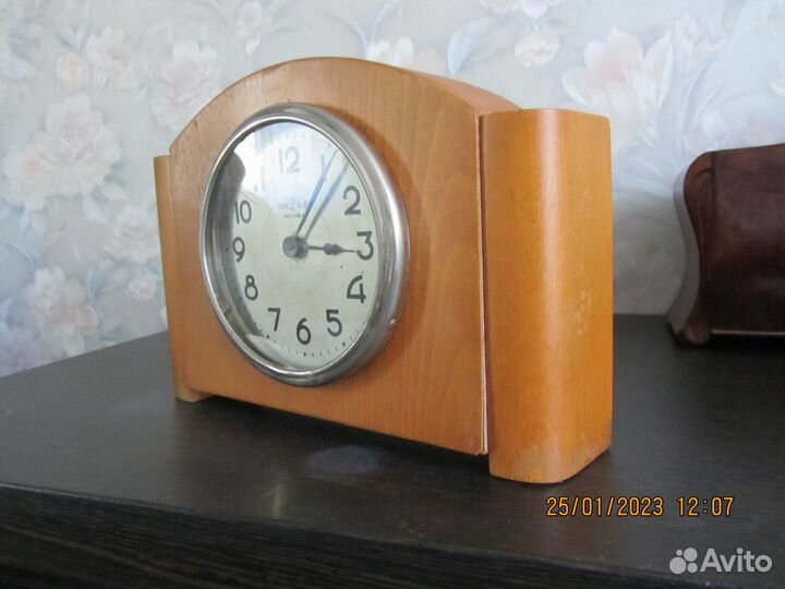 Часы старинные 2 час.завод 1951 год