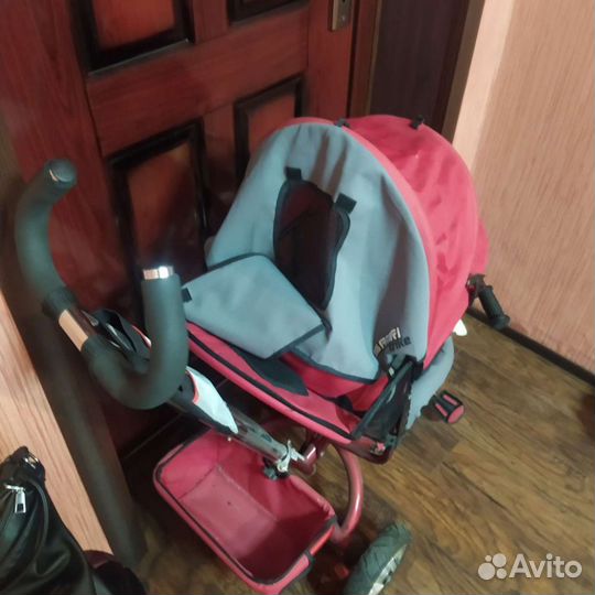 Детский трех колесный велосипед с ручкой