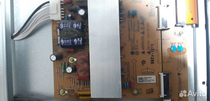 Телевизор ЖК на запчасти lg 42 диагональ