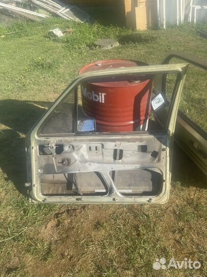 Двери на Гольф 1990