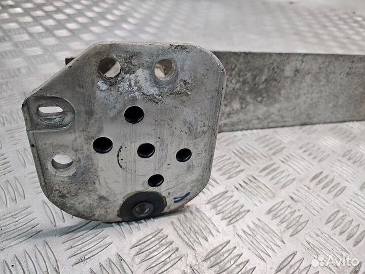 Усилитель бампера задний Peugeot 308