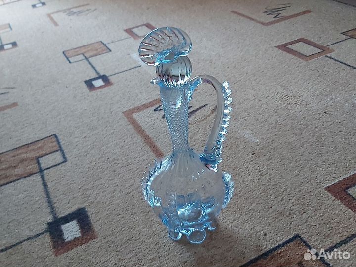 Чашечки с блюдцами,стекло и хрусталь