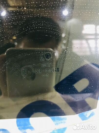 Стекло двери зад лев volkswagen polo 5 1.6 ат седа