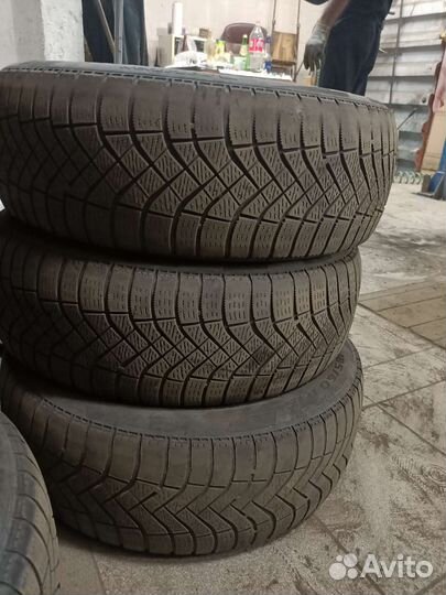 Pirelli Ice Zero 185/60 R15
