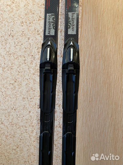 Беговые лыжи Atomic redster s9 carbon red