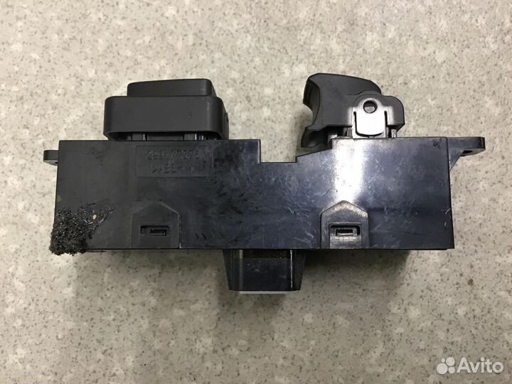 Кнопка стеклоподъемника Hyundai Creta 2016