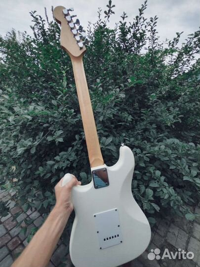 Электрогитара