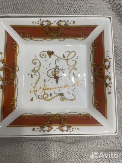 Пепельница хенесси квадратная