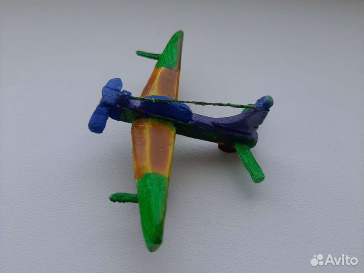 Деревянная игрушка самолёт