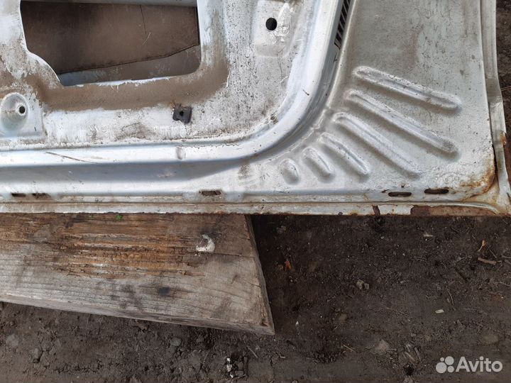 Передняя правая дверь2110