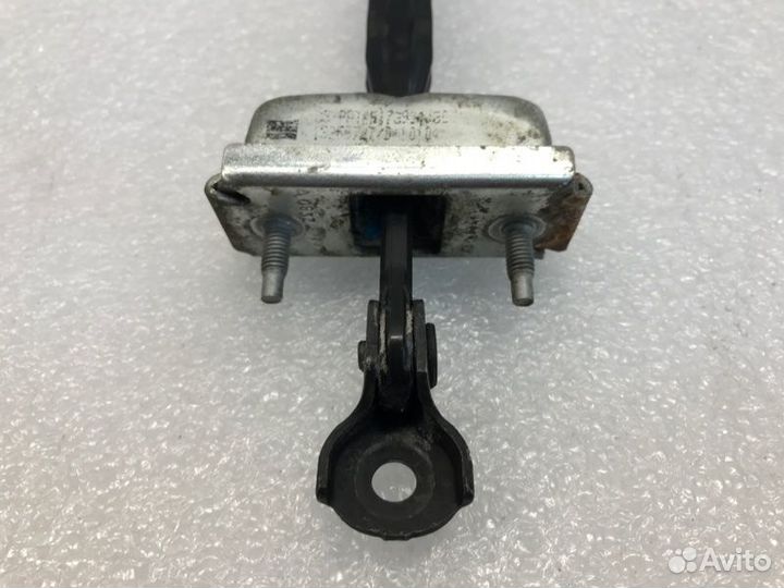 Ограничитель двери передний правый Chevrolet Cruze