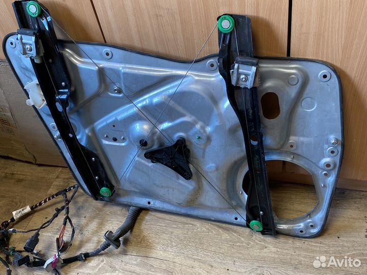 Volkswagen tiguan передний правый стеклоподъёмник
