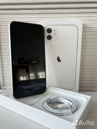 Телефон iPhone 11