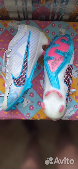 Футбольные бутсы