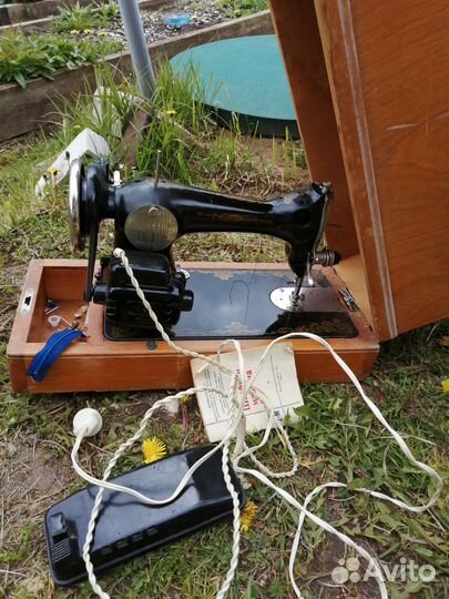 Швейная машинка Подольск с электроприводом