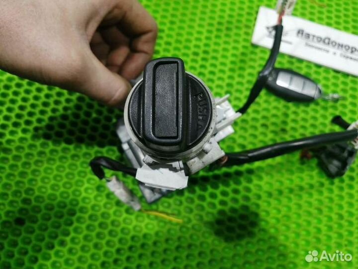 Комплект замок зажигания + ключ Nissan Teana J31