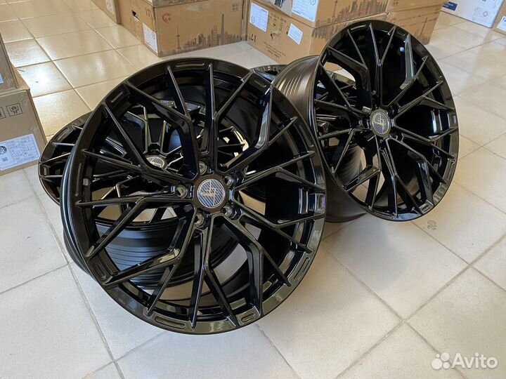 Комплект дисков Vorsteiner R18 5/112 (LK019)