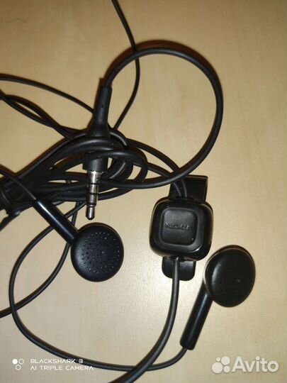 Проводные наушники