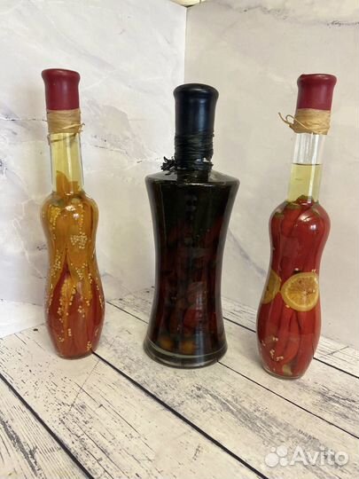 Набор декоративных бутылок с овощами