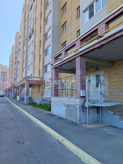 3-к. квартира, 80 м², 1/10 эт.