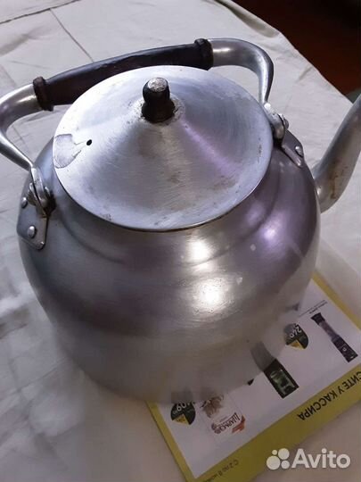 Чайник литой