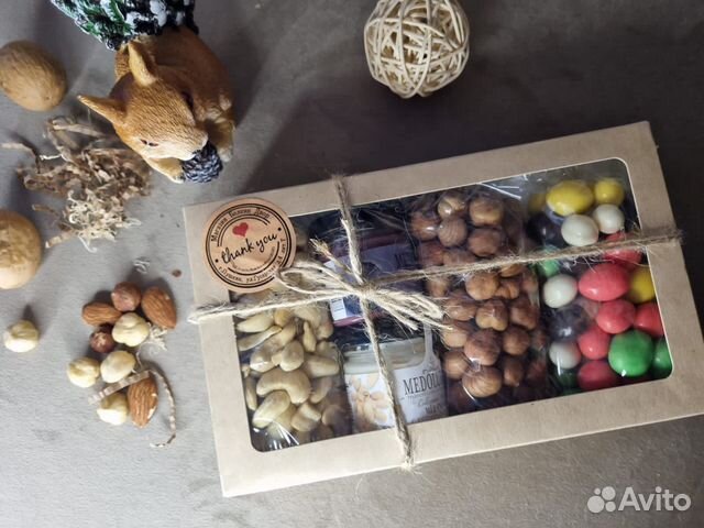 Подарочный набор с мёдом и орешкам