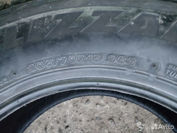 Bridgestone Blizzak DM-V2 205/70 R15 96S