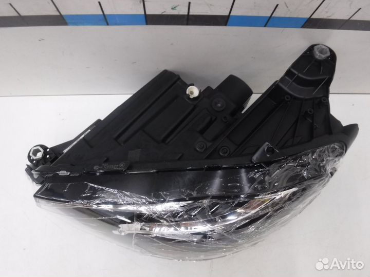 Фара левая Mercedes-Benz E-Class