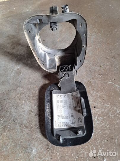 Лючок бензобака Audi A6 C6