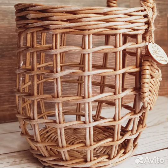 Корзинка плетеная