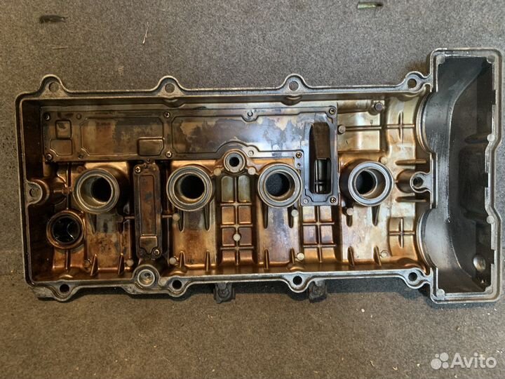 Клапаная крышка от Двс FP-de mazda premacy