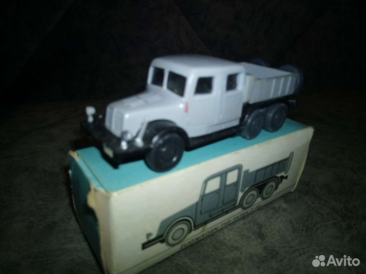 Модель грузовика Zugwagen Typ tatra T141