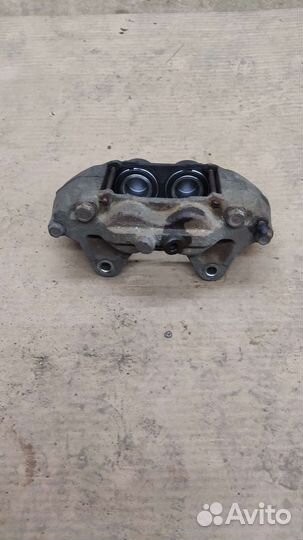 Суппорт передний Тойота Ленд Крузер Прадо 120/150