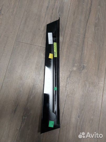 Молдинг двери задний левый Porsche Cayenne 958 3.6