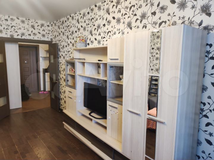 2-к. квартира, 54 м², 10/17 эт.