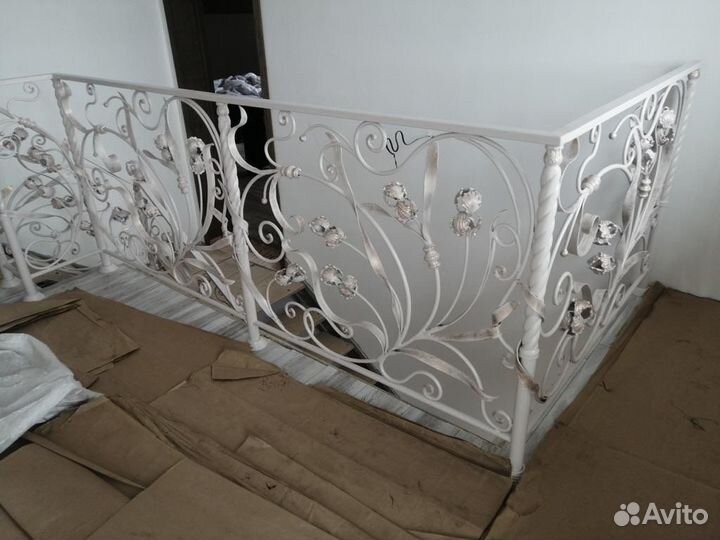 Металлическая лестница, кованая лестница