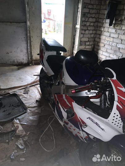 Honda cbr 900rr