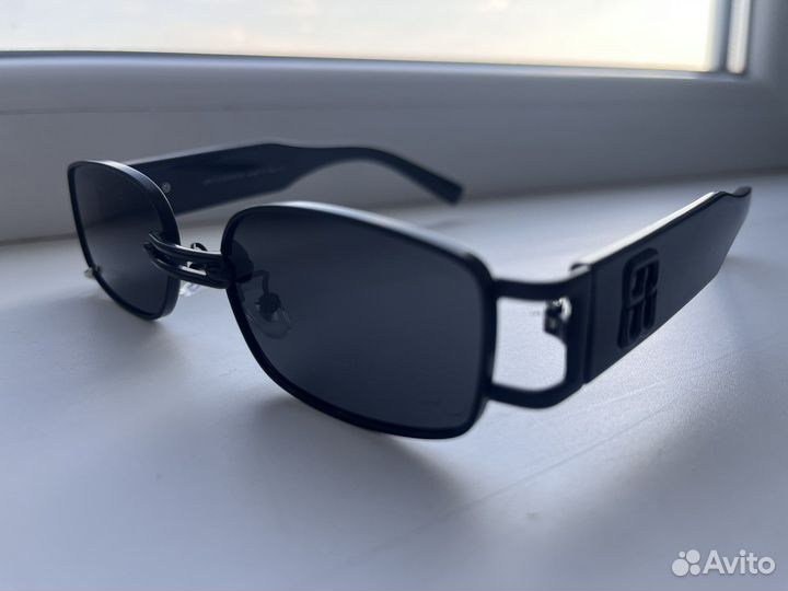 Очки солнцезащитные