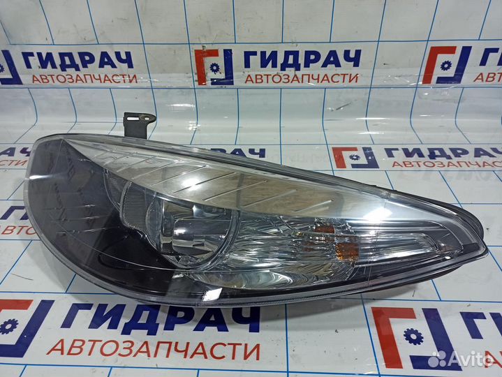 Фара левая Renault Fluence 260600738R