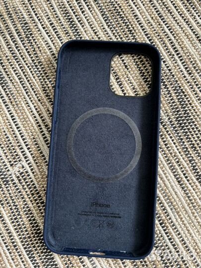 Силиконовый чехол на iPhone 12 Pro
