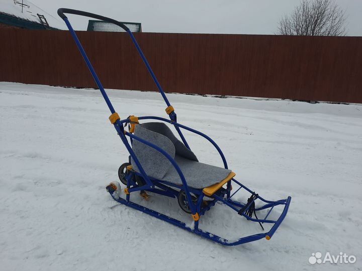 Детские санки с выдвижными колесами