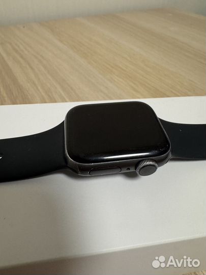 Часы apple watch series 5 40 mm