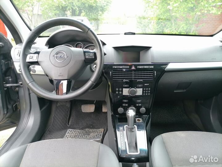 Opel Astra 1.8 МТ, 2012, 194 000 км