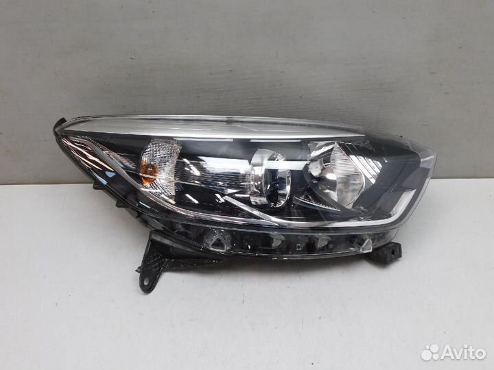Фара правая Renault Captur/Kaptur