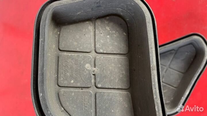 Заглушка кузова Audi A4 B8 1.8 tfsi cdhb 2009