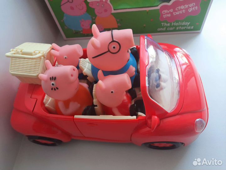 Свинка Пеппа с семьей на машине