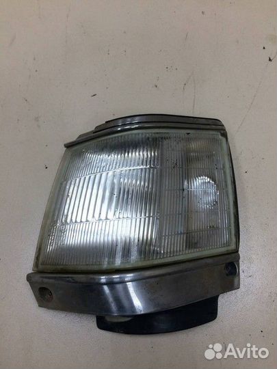 Указатель поворота передний левый Toyota Camry