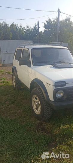 LADA 4x4 (Нива) 1.7 МТ, 2001, 130 000 км