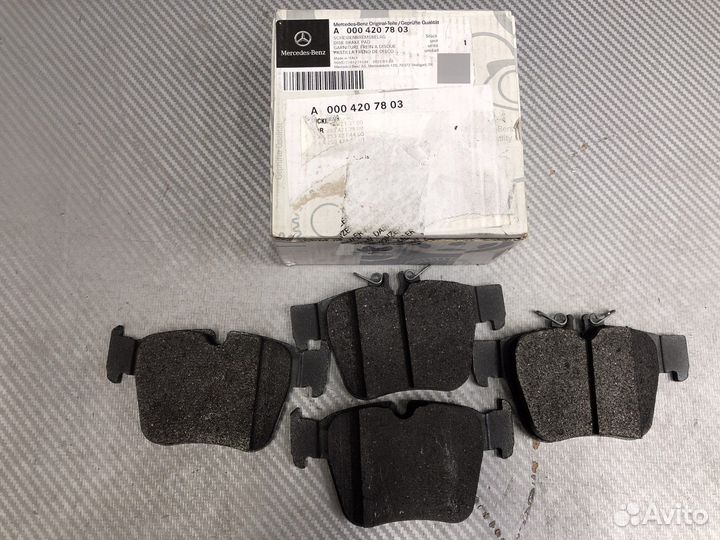 Тормозные колодки Mercedes Benz A0004207803