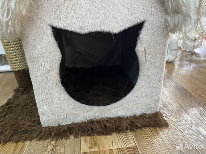Кошачий домик с когтеточкой